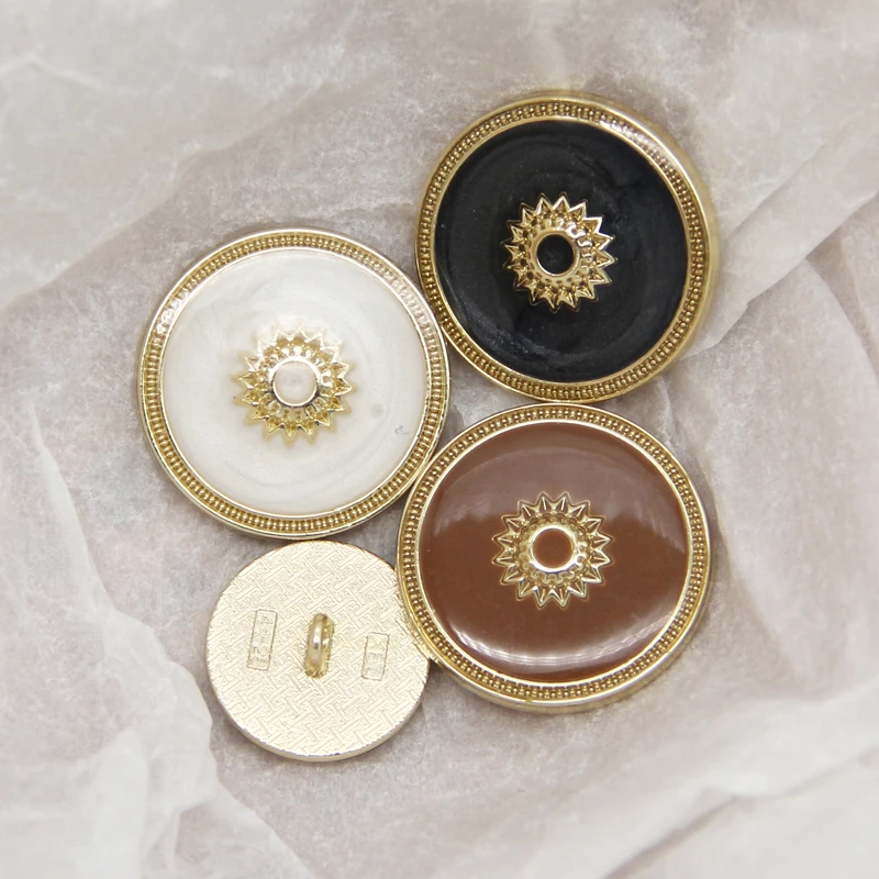 HENGC Retro Sun Flower Gold Metal Decorative Buttons For Clothing Vintage Coat Sweaters Jacket Sewing DIY Accessories Wholesale