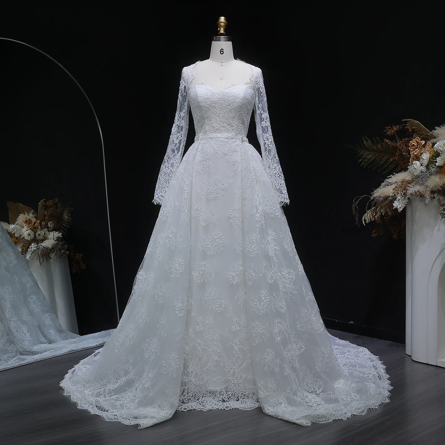 Sheer Fairy Wedding Dress Elegant Sweetheart Lace Sheath Long Sleeves Over Skirt Dubai Luxury Women Bridal Gown SW523 Customized