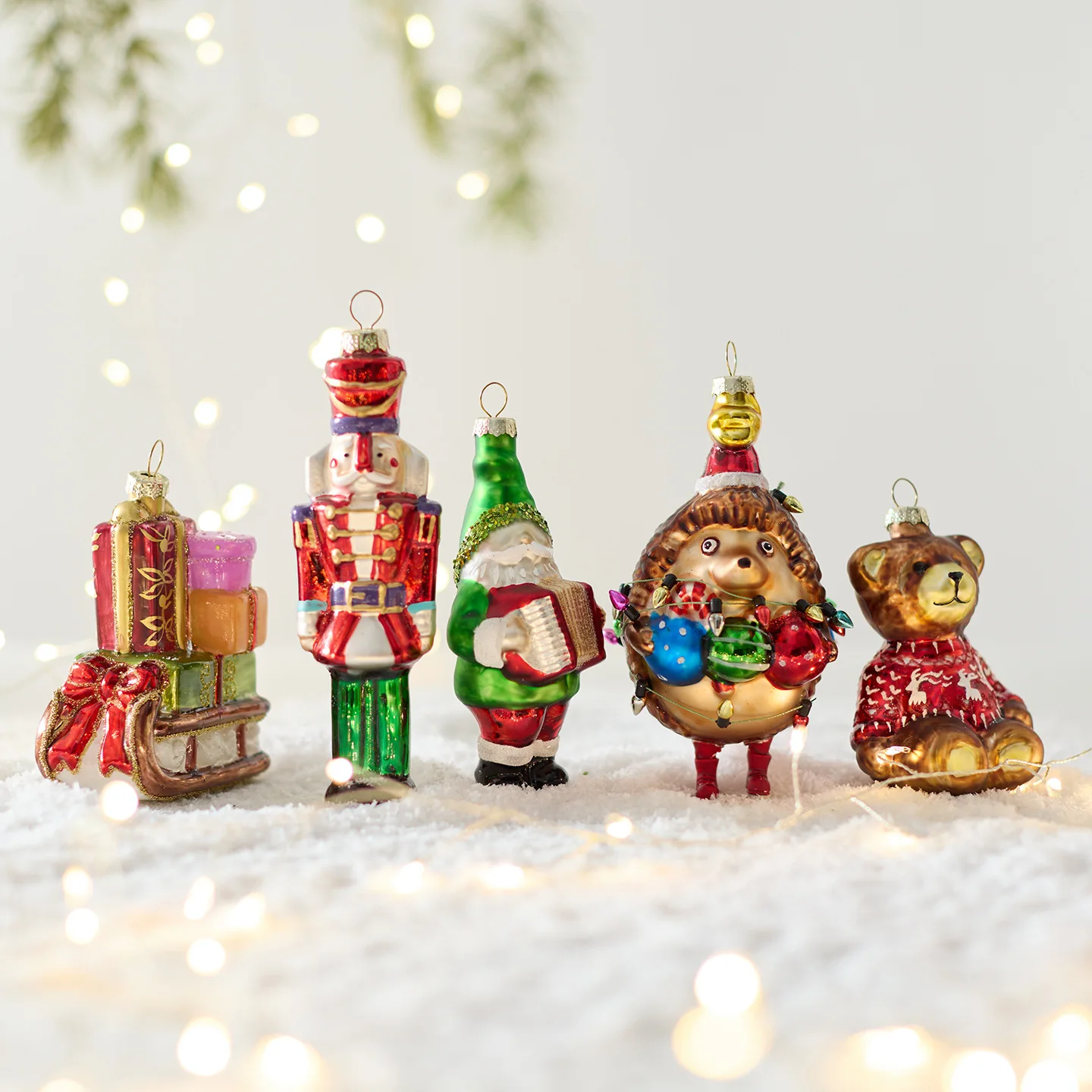 

Newly Designed Stained Glass Odd-Shaped Ball Ornaments Grandfather Gift Set Nutcracker Soldier Christmas Tree Decorations