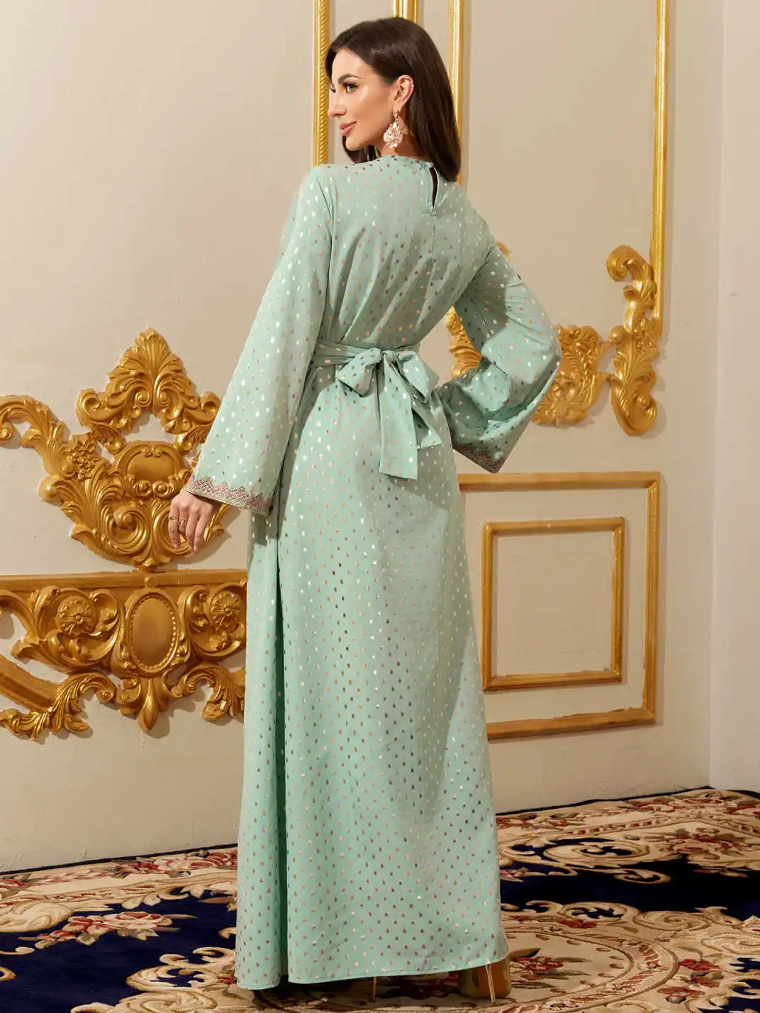 Sukienka z dekoltem w serek w stylu arabskim z Dubaju z Bliskiego Wschodu, z złotą wstążką w kropki i cekinami, z blokami kolorów, idealna na festiwal Ramadan, prosta i elegancka suknia jak od wróżki.