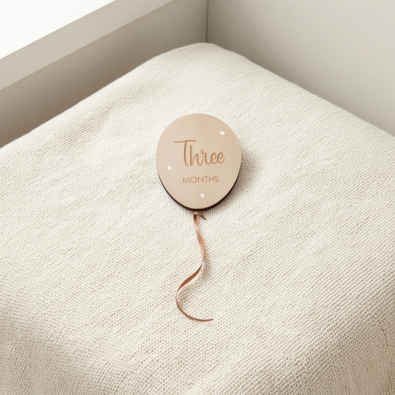 Wooden Milestone Plaque Laser-Cut Baby Milestone Disc with Ribbon Double-Sided Photo Props Monthly Newborn for Newborns