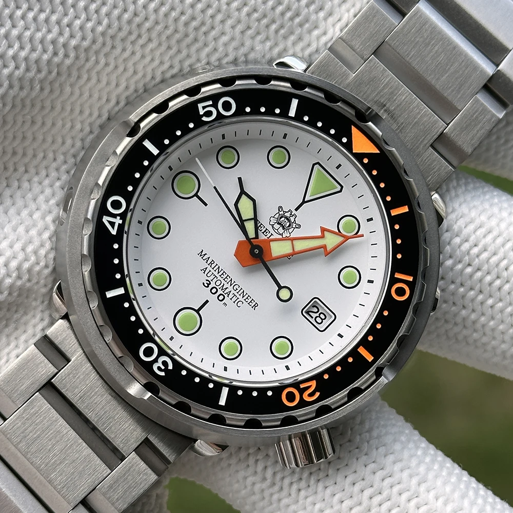STEELDIVE New In SD1975C Mens Automatic Men Dive Watch 300m Waterproof Mechanical Wristwatch Luminous Clock Sapphire Mirror