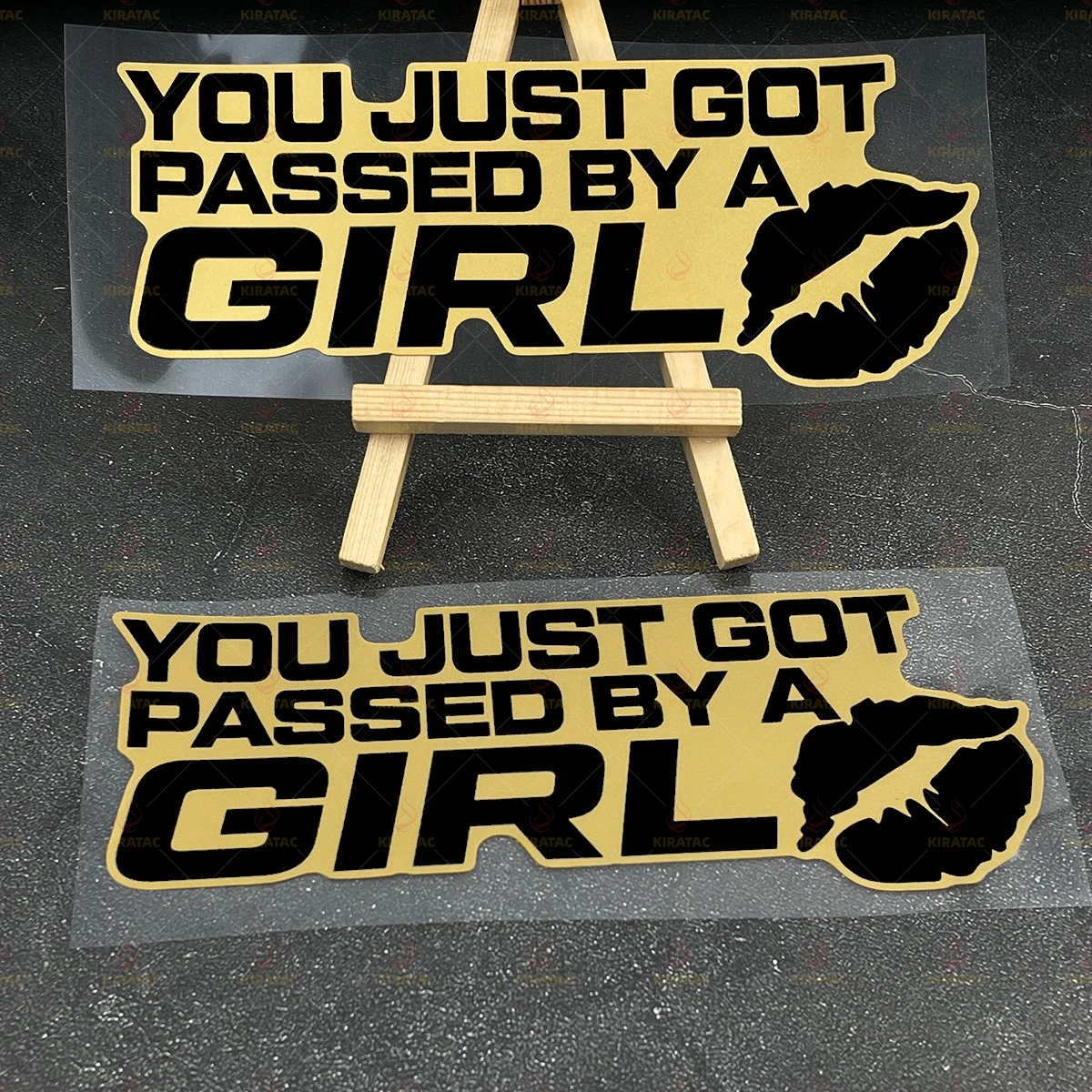 

1 шт., золотые наклейки на мотоцикл «Ты просто есть пройдено» для девочек, водонепроницаемые наклейки для обтекателя мотоцикла, топливные баки, виниловые наклейки на окна автомобиля