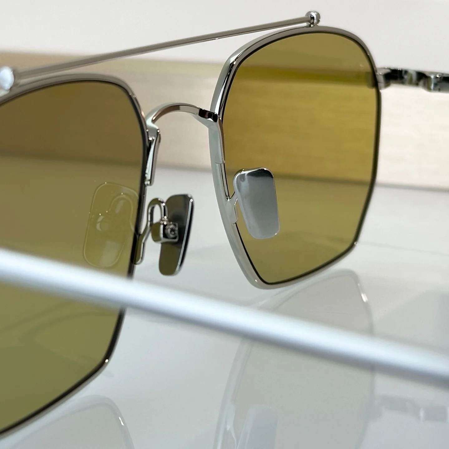 Bowie Fashion Sunglasses Man Woman,Iconic Double Bridge Tortoiseshell Design,UV Blocking Tinted Lens,ElevateYour Business Outfit