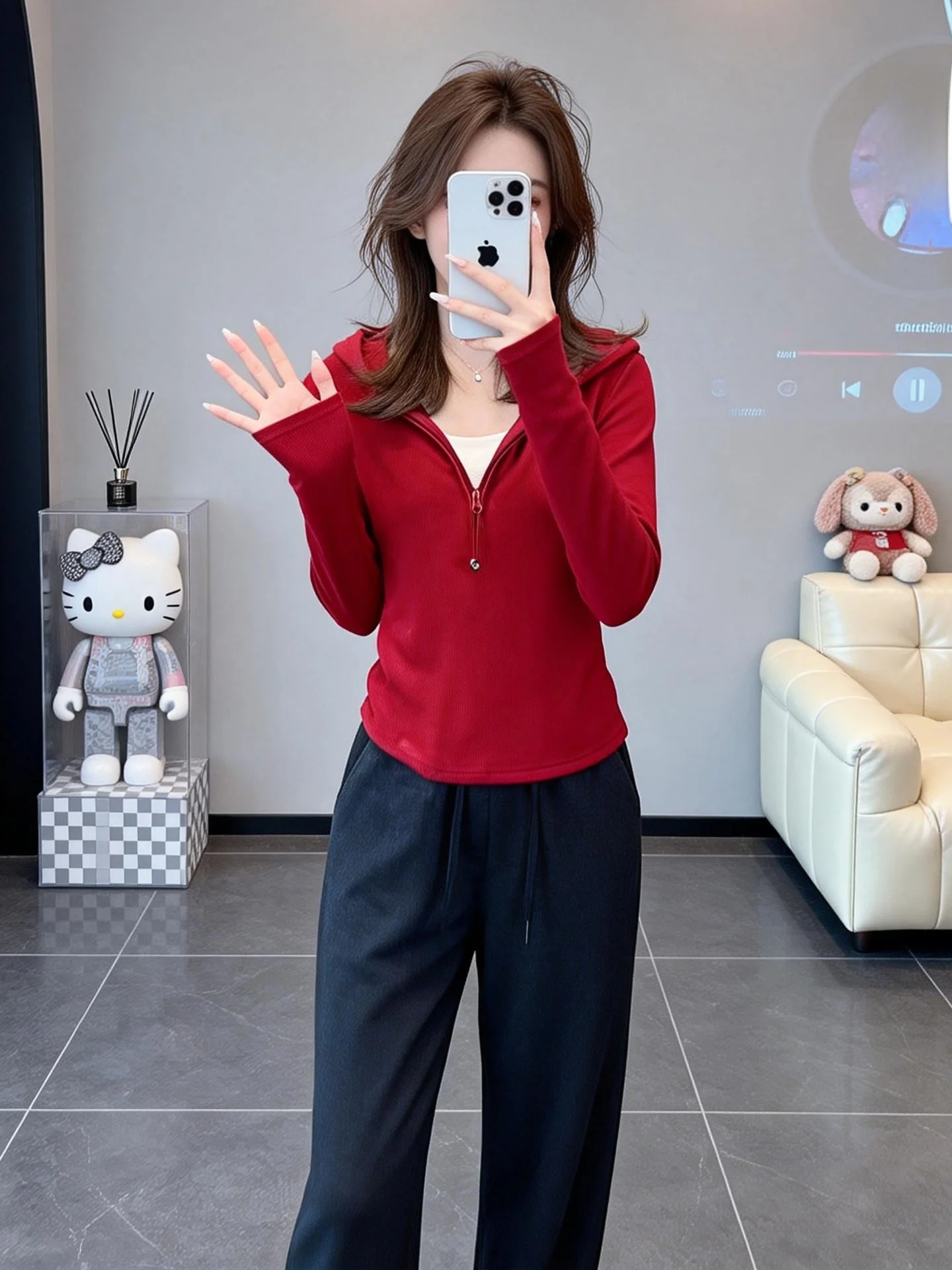 

Красная женская толстовка с капюшоном, приталенная, стильная, зимняя, новинка, базовая кофта в корейском стиле, с длинным рукавом, универсальная для повседневной носки