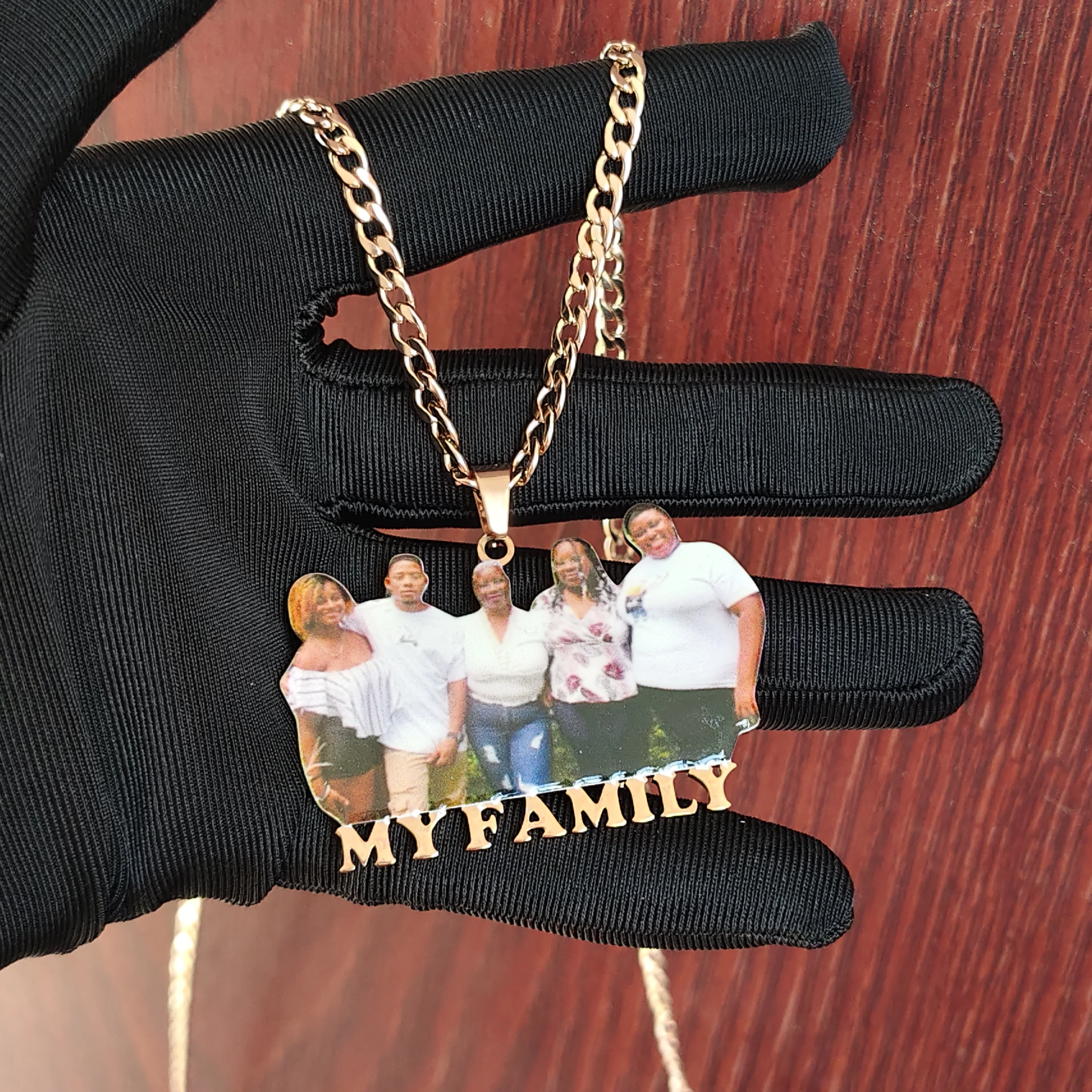 

DHQH New Customized Character/Photo Carving Necklace Personalized Image Nameplate Engraving Pendant Family Picture Necklace Gift