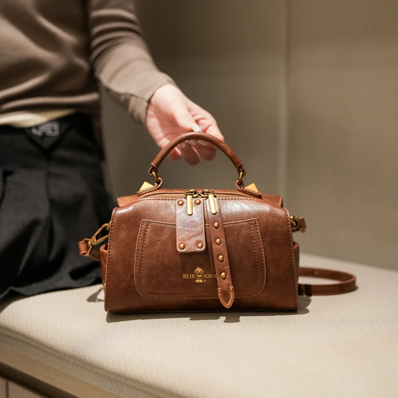 

2025 Trendy Vintage Large Capacity Women's Crossbody Bag Casual Versatile Shoulder Pillow Bag for Everyday Use