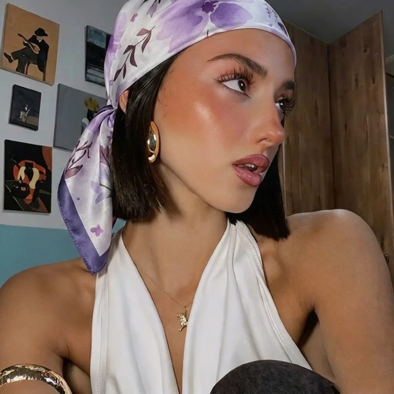 

Classic Square Silk Scarf Elegant Watercolor Floral Hijab UV Blocking Sun Shawl Bandana Multi-functional for Beach Vacation