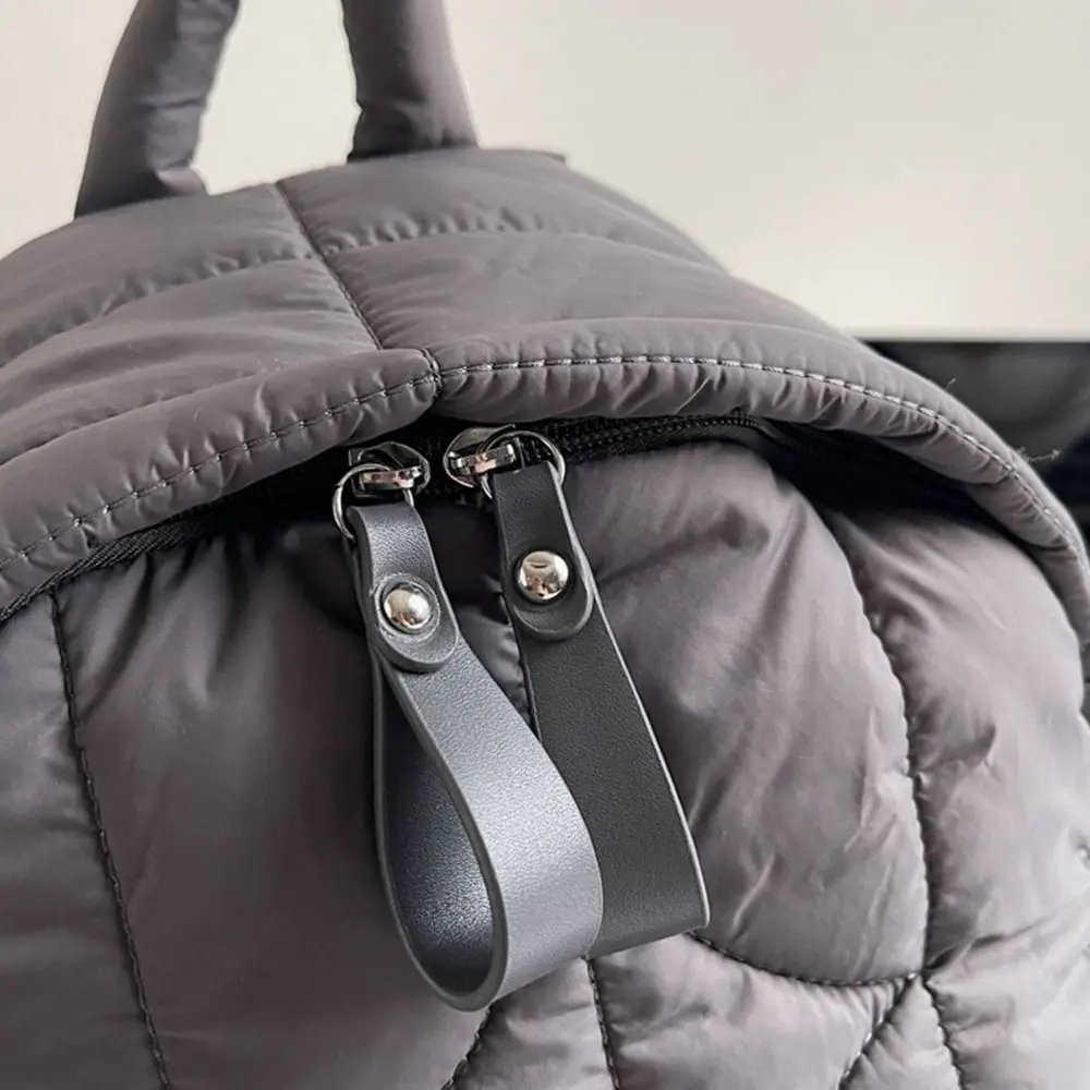 Zaino con cappotto imbottito in tinta unita Borsa a tracolla in cotone spaziale in nylon nuvola Zaino per studenti pieghettato di grande capacità Streetwear