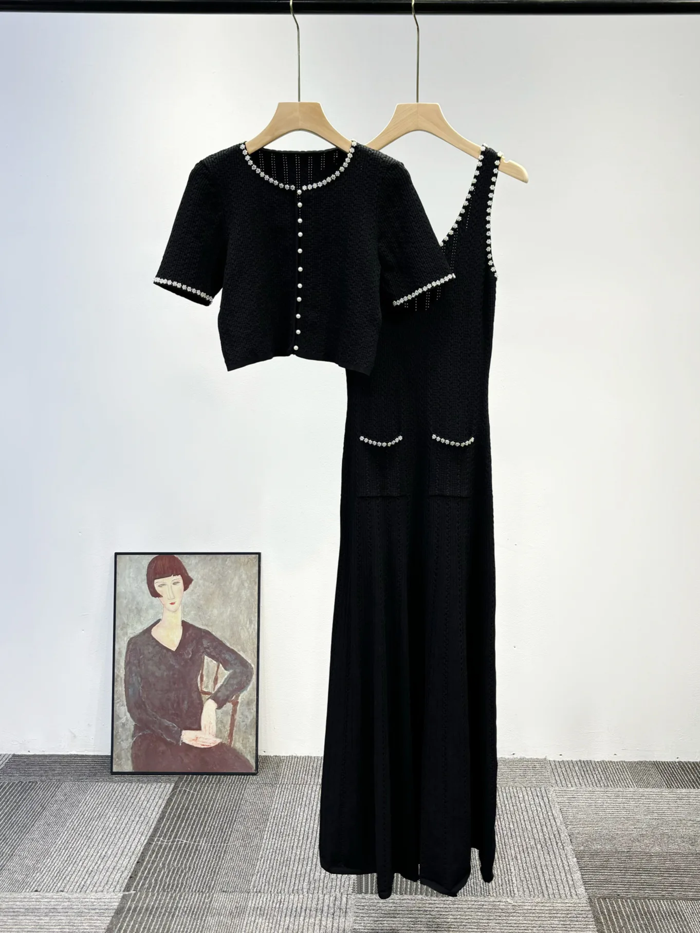 2025 Early Autumn Women's Heavy Industry Beaded Knitted dress Short-sleeved Cardigan Suit