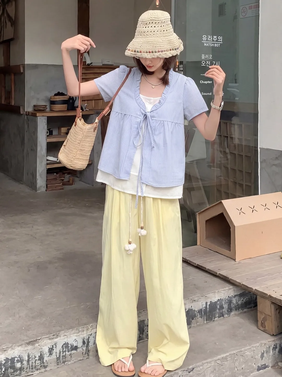 

Korean Style V-Neck Padded Sleeve Loose Fit Women's Shirt Summer New Design Splicing Breathable Short Sleeve Casual Top