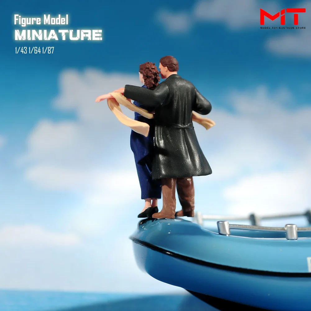 Miniatures Figurine 1/87 1/64 1/43 1/24  Lover Embracing on boat Male Female Figures Model Dolls DIY Creative Scene Props