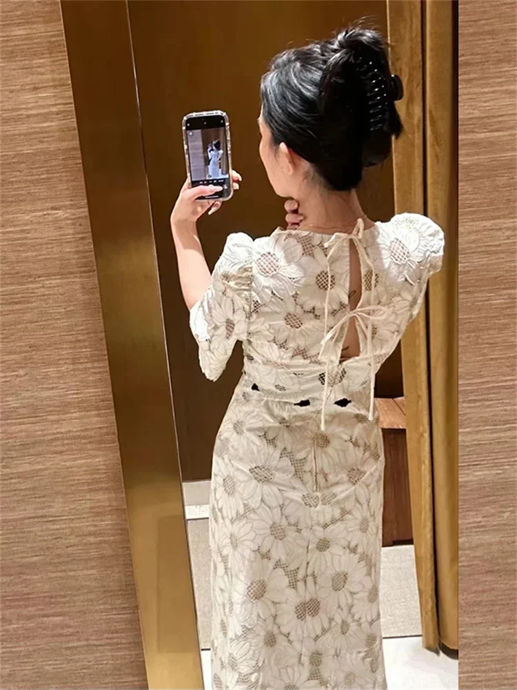 Women's daisy embroidered dress round neck short sleeve summer vacation birthday party midi robe