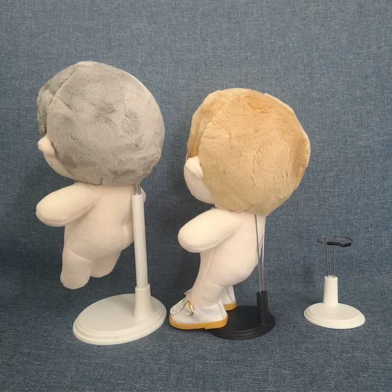 De standaardbasis van de 'Make Doll Stand Up'-ondersteunt popaccessoires en is geschikt voor verschillende maten katoenen poppenstandaards