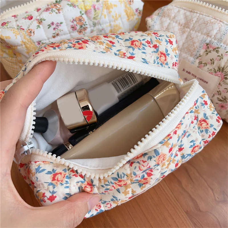 Storage Organizer Floral Puffy Quilted Makeup Bag Flower Printed Cosmetic Pouch Large Travel Cosmetic Bag Makeup Accessory