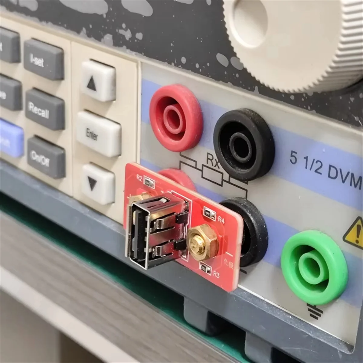 Y31A USB A Port with 19.05mm Distance Banana Plug DC Power Supply to USB 5V Output Plug Phone Charging Current Testing Tool