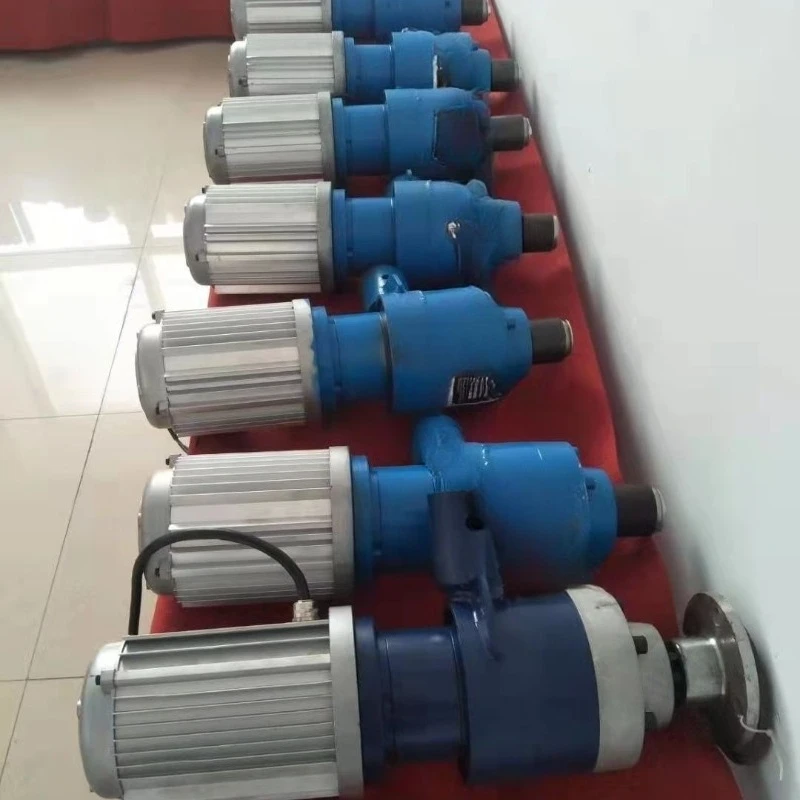 Rolling shutter machine, quilt machine, small quilt machine, self-locking anti-rolling high power