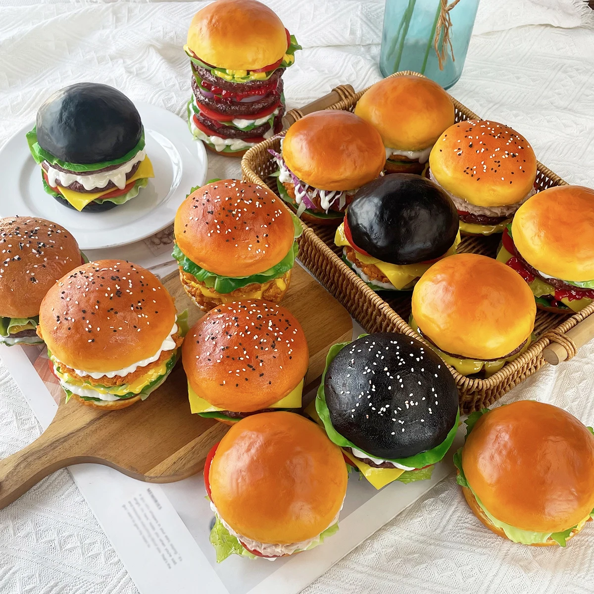 Realistisches gefälschtes Hamburger-Modell, PU-Material, Lebensmittel-Display-Requisite (1 Stück), für Fotografie, Dekoration, Restaurant, Schaufenster, Party – Detail 1