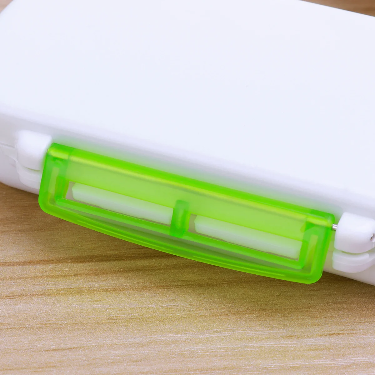 

Дорожная аптечка, 6-слоточный держатель для таблеток, портативный контейнер для витаминов, зеленый компактный ежедневный органайзер, удобный для переноски