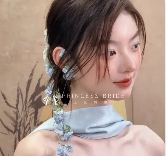 New light blue flower headdress Mori garland high sense temperament bride morning gown travel pat hair styling headdress