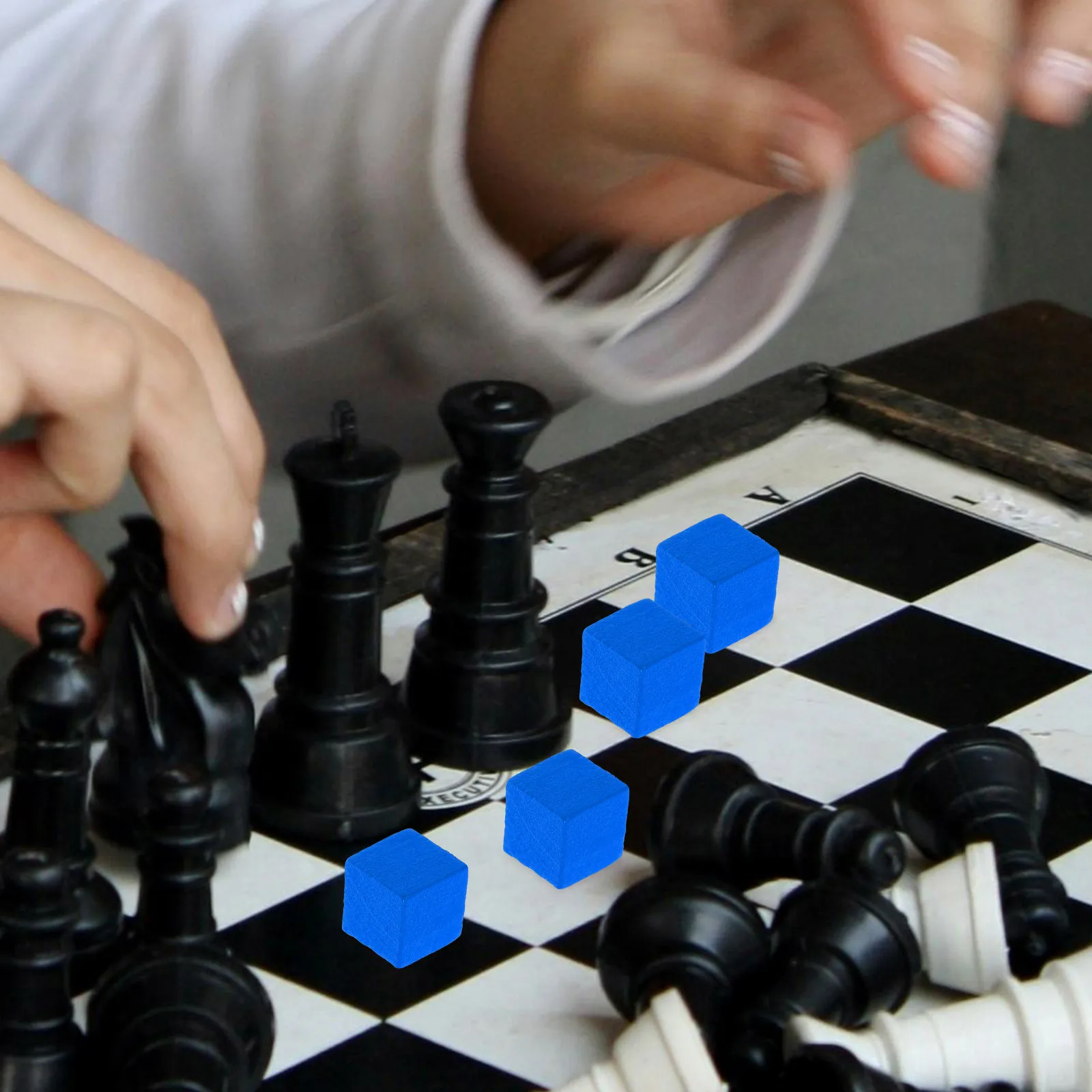 

50 шт. деревянные шахматные фигуры небольшого размера, прочная доска, учебное пособие, образовательное средство для настольных игр, компоненты