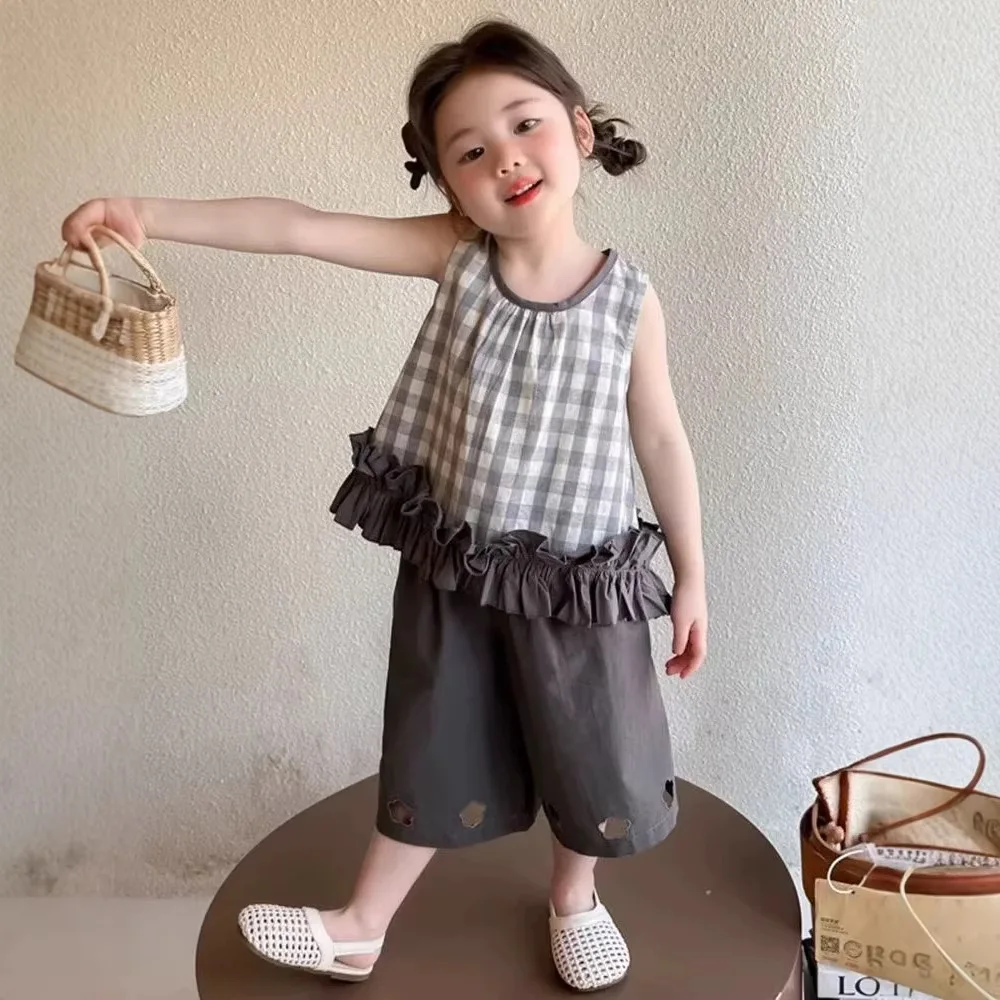 2026 Summer New Girls Sweet Clothing Set Sleeveless Tank Top Floral Cutout Capri Pants Casual Kids Outfit