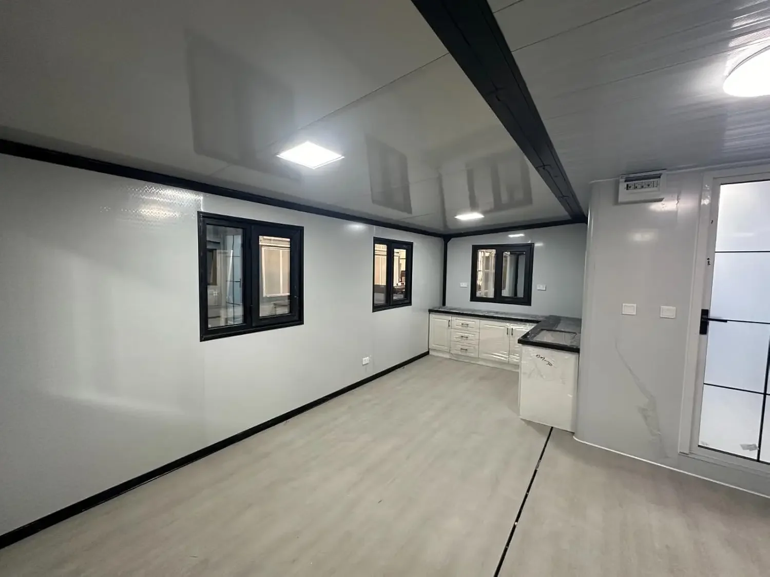 30ft/40ft طوي حاوية محمولة منزل توسيع الجاهزة منزل تكويم وحدة 3-4 غرفة نوم فندق منتجع المقصورة