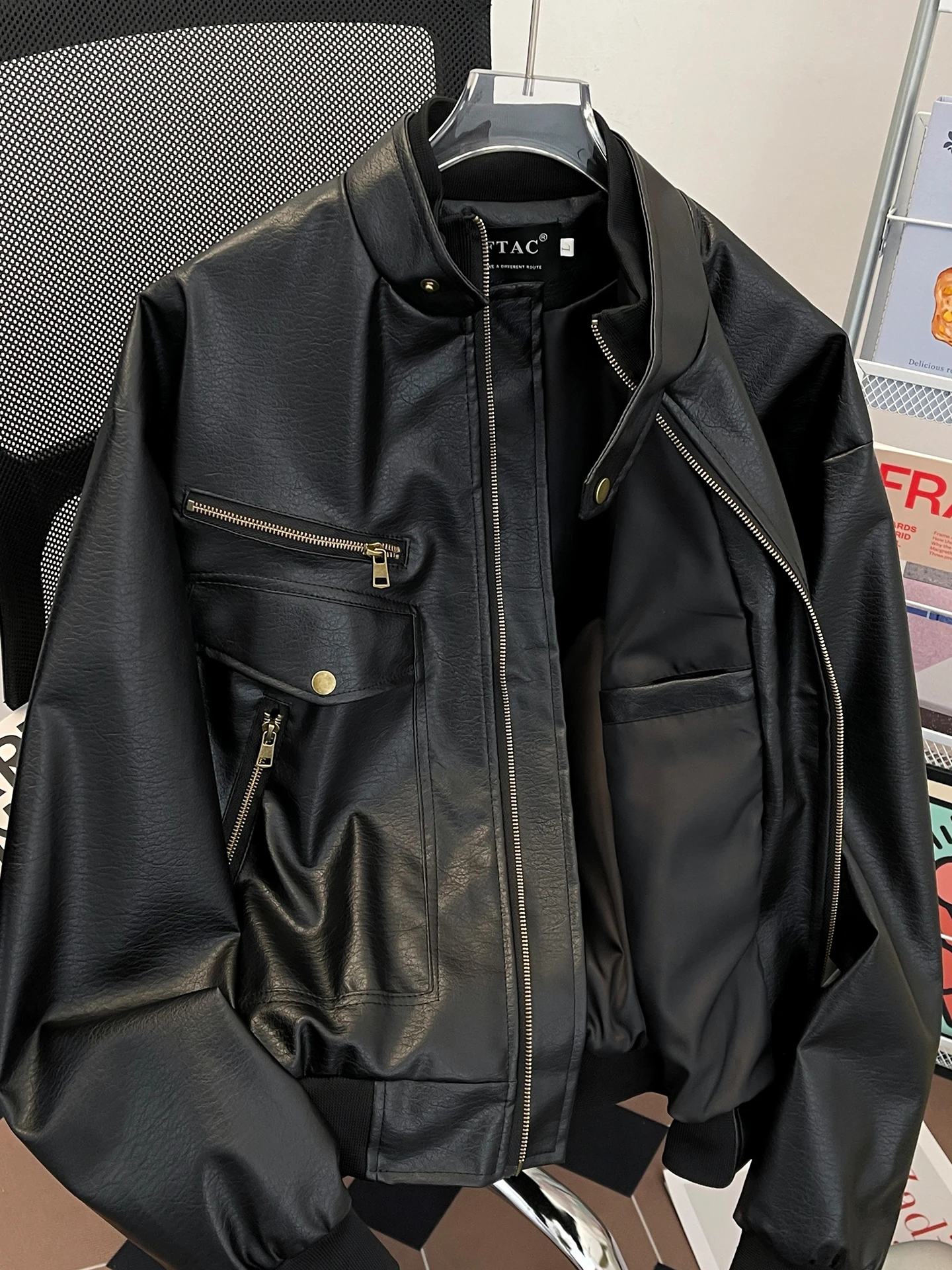 

Men's Biker Sle Spring Autumn PU Leather Jaet Stand Collar Casual Loose Fit Long Sve Zipper Closure American Trendy Coat