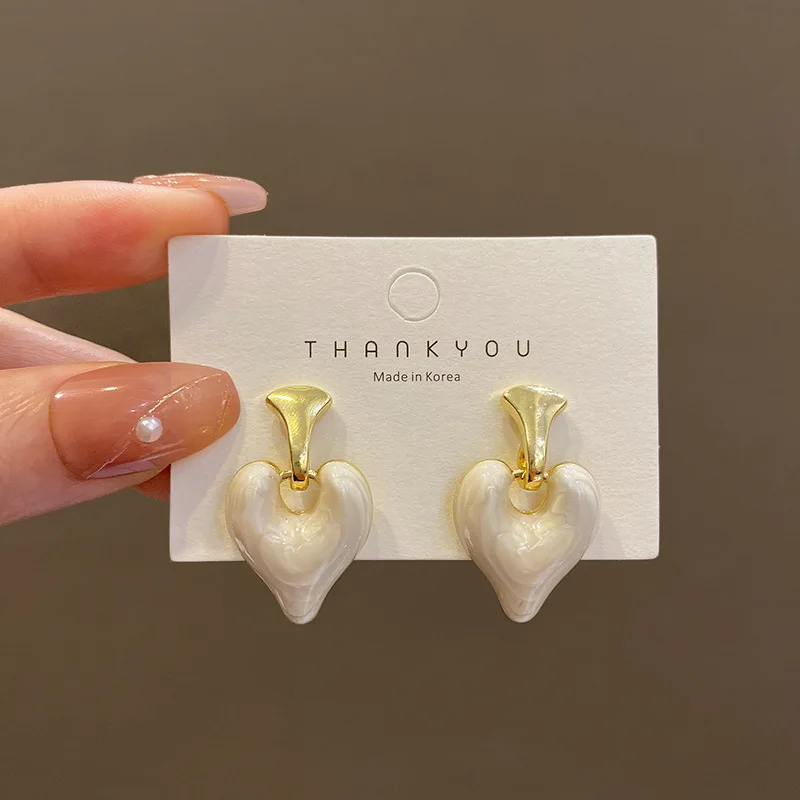 Simple Heart White Black Color Enamel Drop Earring for Women New Brincos Everyday Gift Wedding Temperament Party Jewelry
