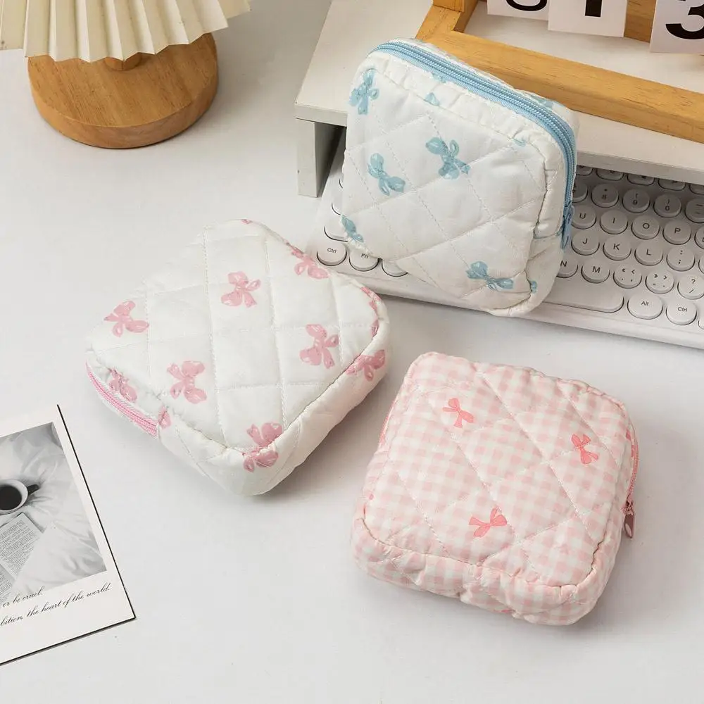 Classic Heart Bow Pattern Coquette Makeup Bag Travel Cotton Quilted Cosmetic Bag Puffy Cosmetics Storage Bag