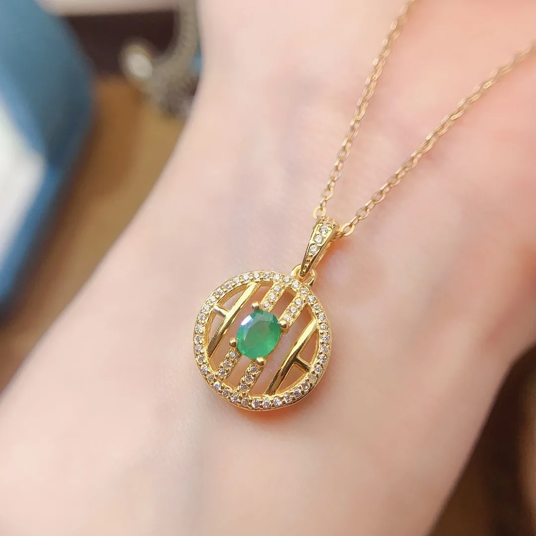 

Яркий блестящий натуральный изумрудный серебряный кулон S925, потрясающий кусок женских украшений, идеально подходящий для приема элегантности на вечеринки