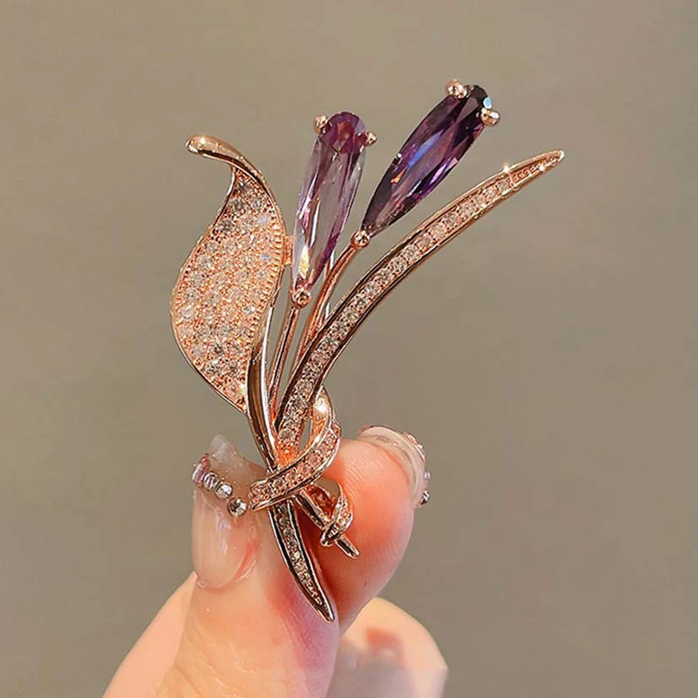 Broches de flores de lírio de luxo feminino requintado buquê de cristal planta corsage pino terno jóias acessórios mochila kawaii junjiito