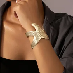 New niche design with a minimalist and fashionable starfish design for women's open-end bracelet