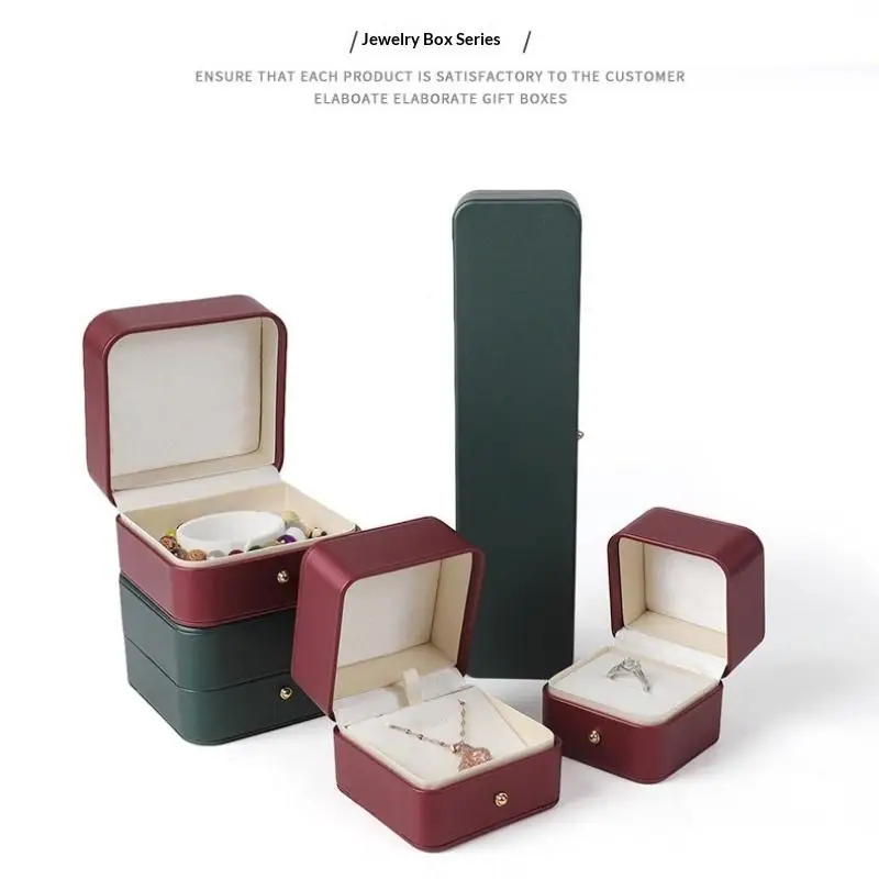 Schmuckboxen aus PU-Leder mit weichem Samtfutter und goldenem Verschluss, perfekt für Heiratsanträge, Hochzeitsgeschenke, Ring- und Halskettenaufbewahrung. – Detail 13