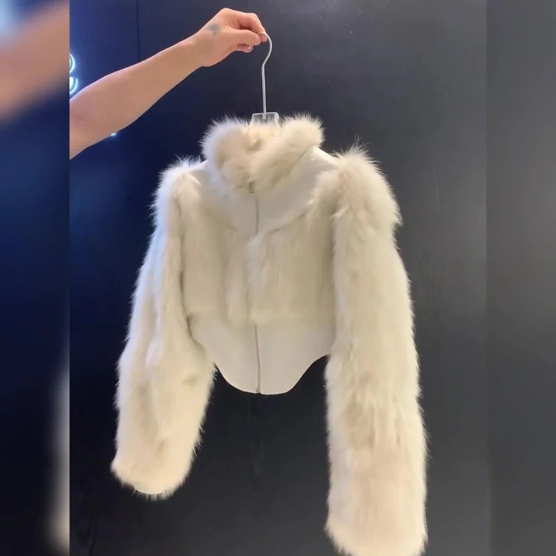 ふわふわジャケット冬のレディース韓国長袖毛皮のようなアウターウェア新しいクロップドフェイクファーコート女性ファッションエレガントなパッチワーク