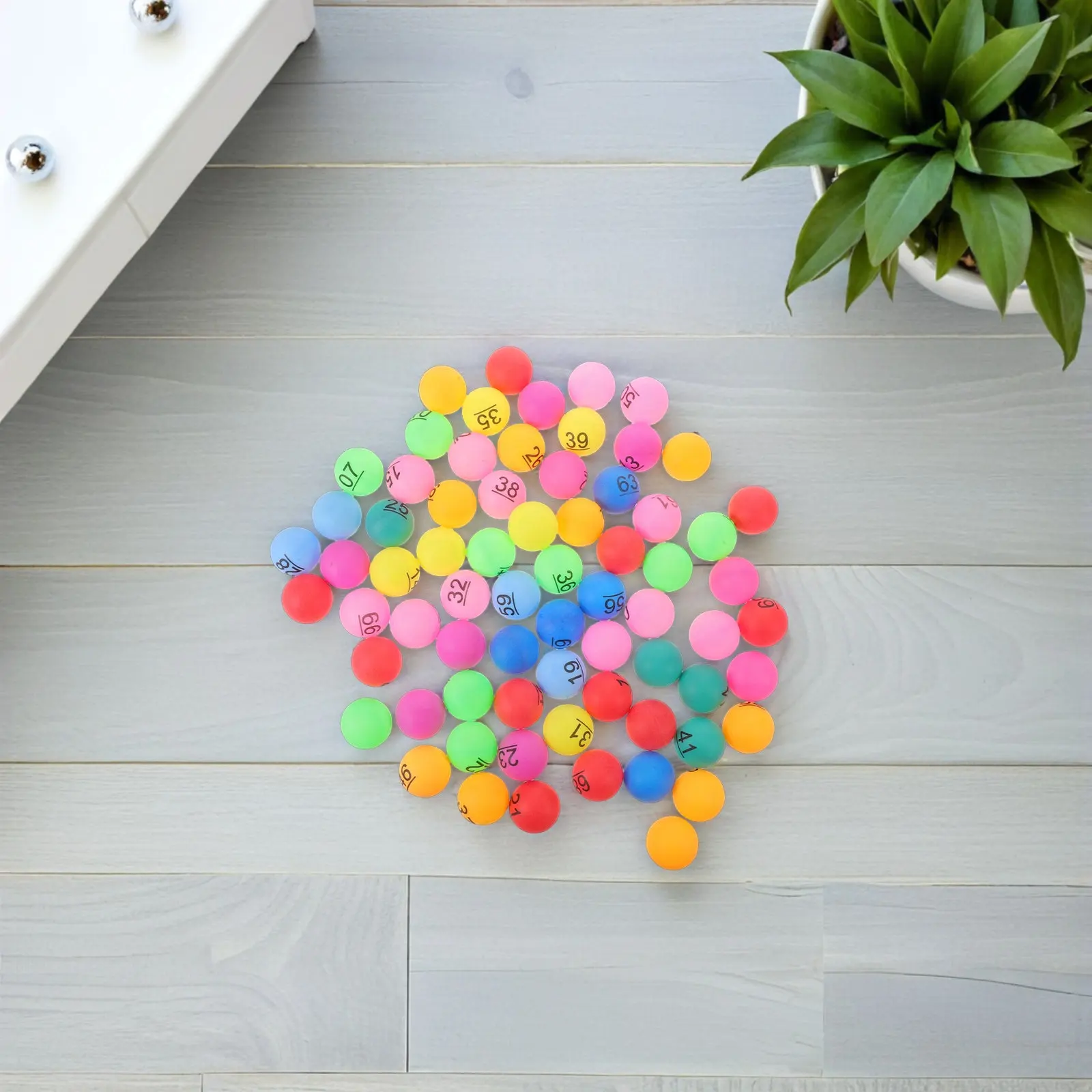 

70 шт. разноцветных шариков для бинго с номерами от 1 до 70, миниатюрные пластиковые шары для розыгрышей, для вечеринок, семейных встреч, школьных мероприятий, карнавалов