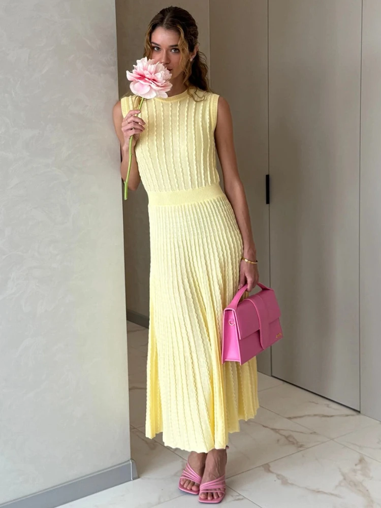 

Tsiisd Knit Pleats Women's Maxi Dress Premium Sleeveless Round Neck Elegant Casual Commute Chic Fashion Party Dress Female Dress