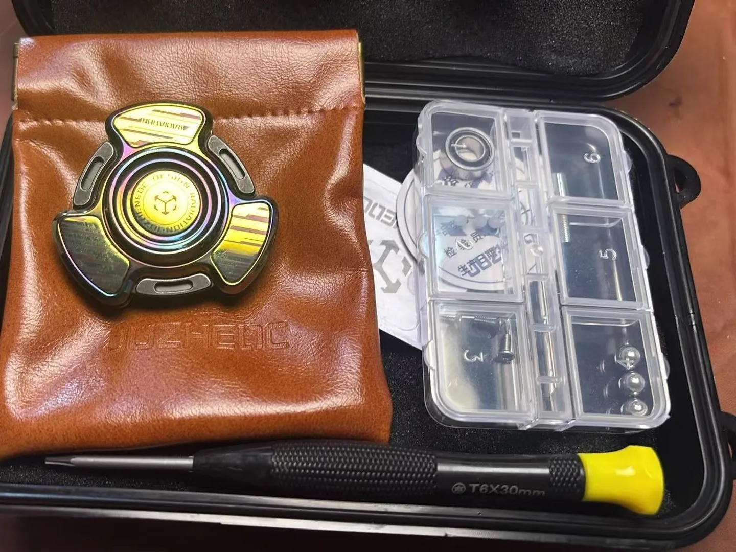 Used EDC Matrix Edc Radiation Open Armor Gyro, Zirconium Color Radiation Model, There Are Large Bumps and The Quality Is Average