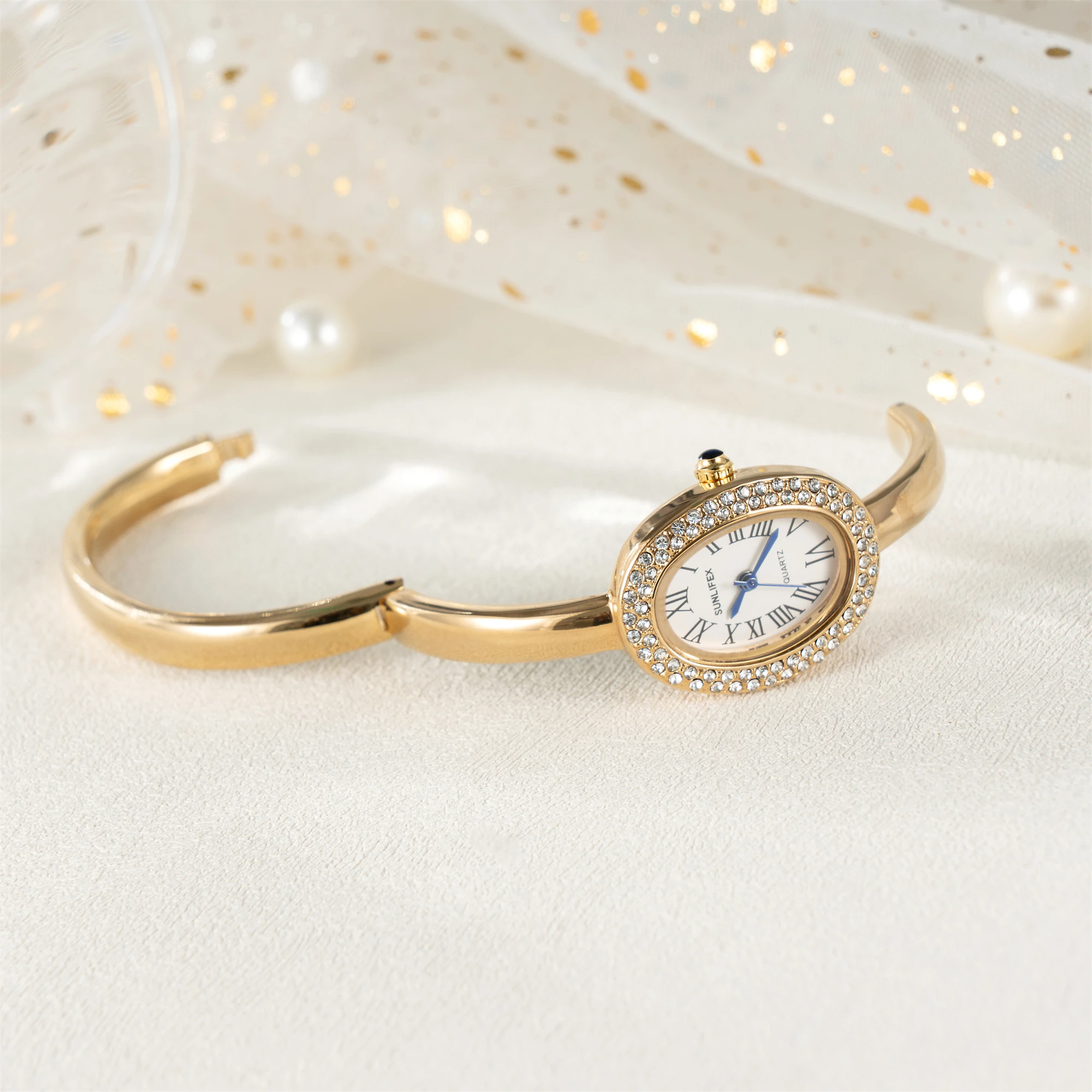 جديد فاخر أنيق السيدات سوار ساعة معصم الأرقام الرومانية مطعمة الراين البيضاوي مقاوم للماء ساعة كوارتز نسائية Reloj