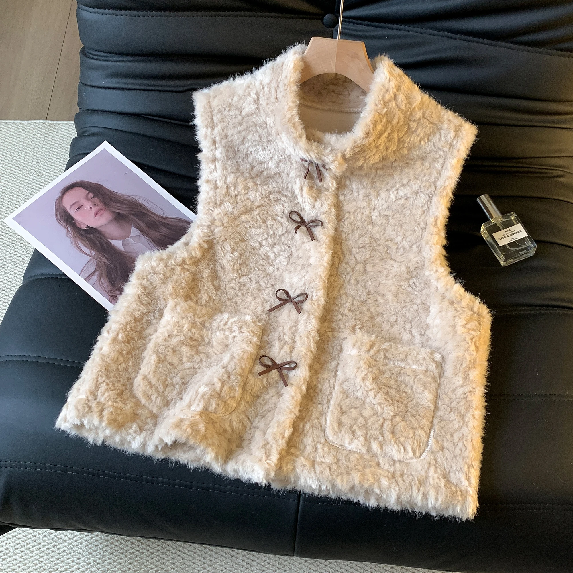 Authentic Winter Loose Women's Faux Fur Vest Outerwear Warm Shoulder Pad Design Cotton Polyester Blend Thickened Casual Coat