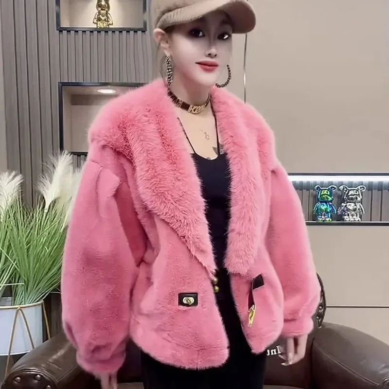 Retro Women High End Long Sleeves Plush Jacket 2025 Female Patchwork Short Fur Outwear Winter Ladies Fashion Faux Fur Tops Coat