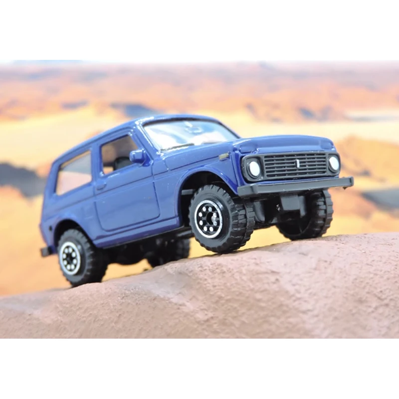 Die-cast 1/60 Scale Lada Niva Russian battle Off-road Vehicle Model Collection Decoration Gifts Toys Boys