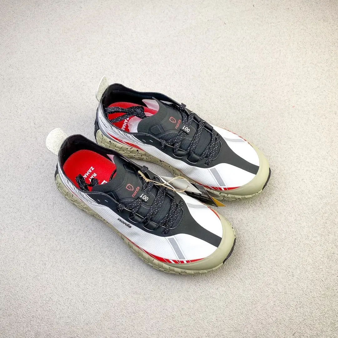 Summer Hot Sale Marathon Unisex Running Shoes Athletic Shoes Fitness Equipment Athletic Shoes Ultralight Sneakers