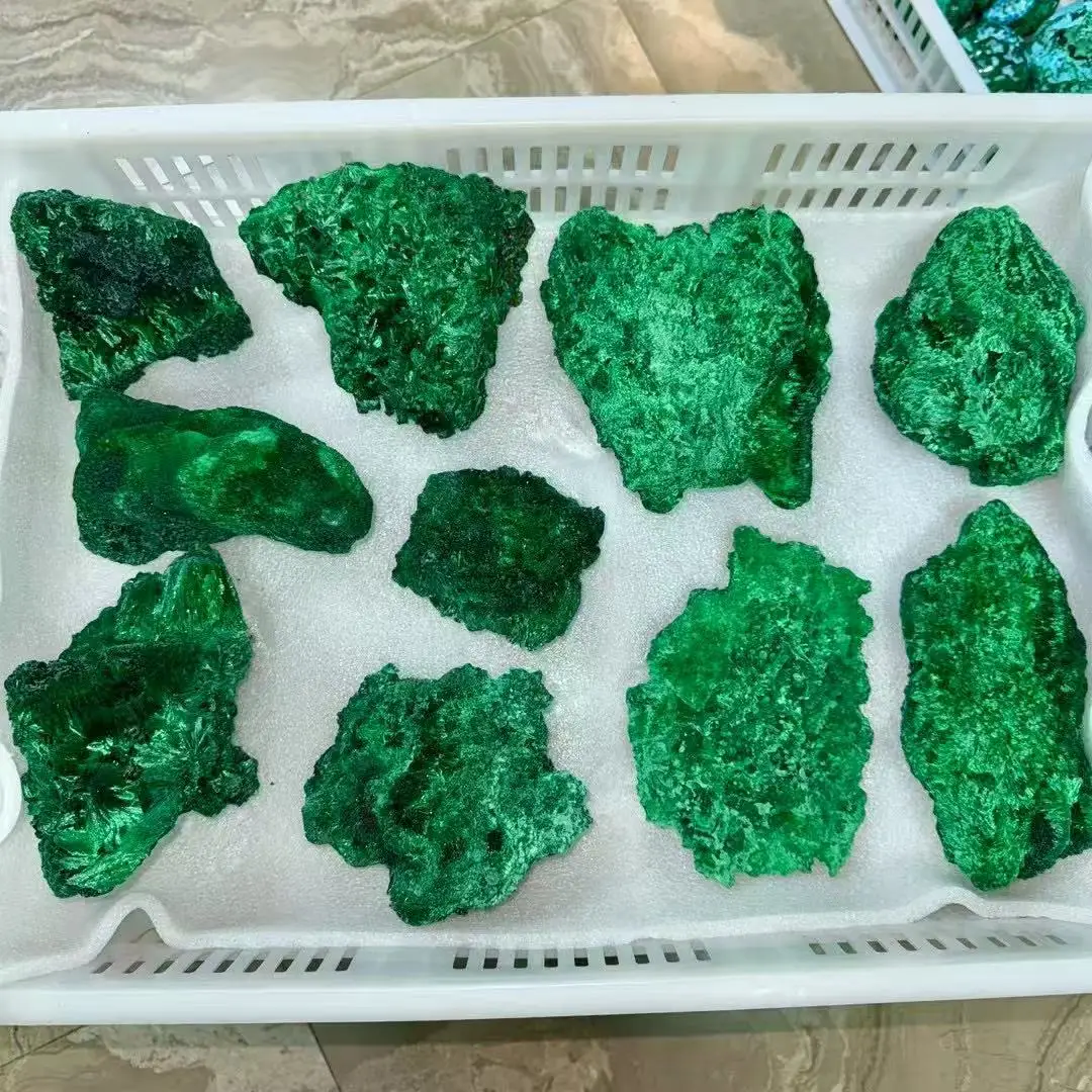 

Натуральная сосновая игла, малахитовый кварцевый кластер, энергетический драгоценный камень, зерление ауры, медитация, украшение