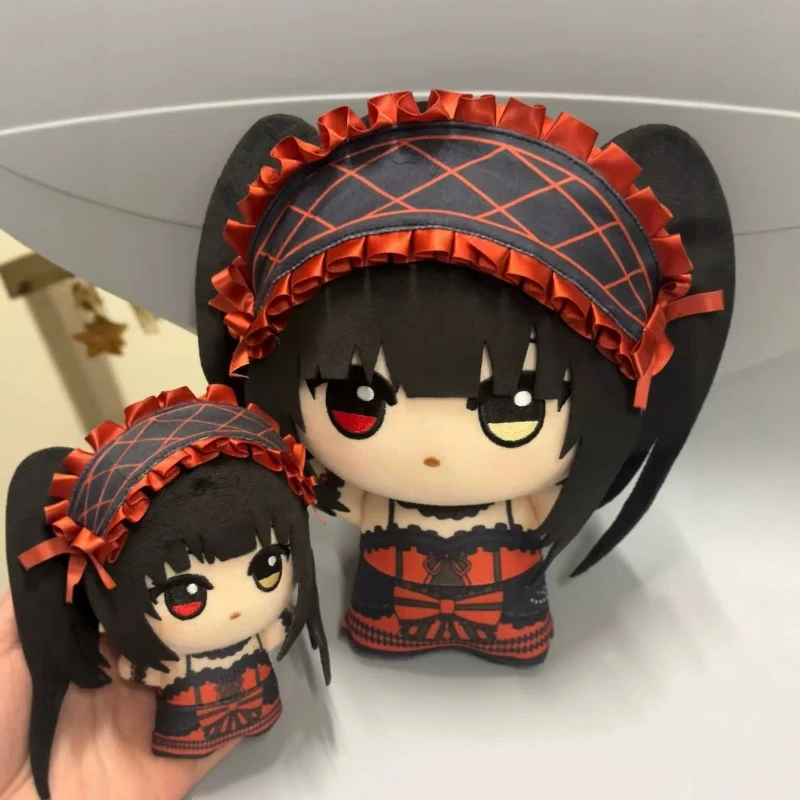 portachiavi-in-peluche-kurumi-tokisaki-da-20-cm-personaggio-di-date-a-live-bambola-di-cotone-imbottita-ciondolo-con-abito-gotico-giocattolo-morbido-anime-decorazione-per-zaino