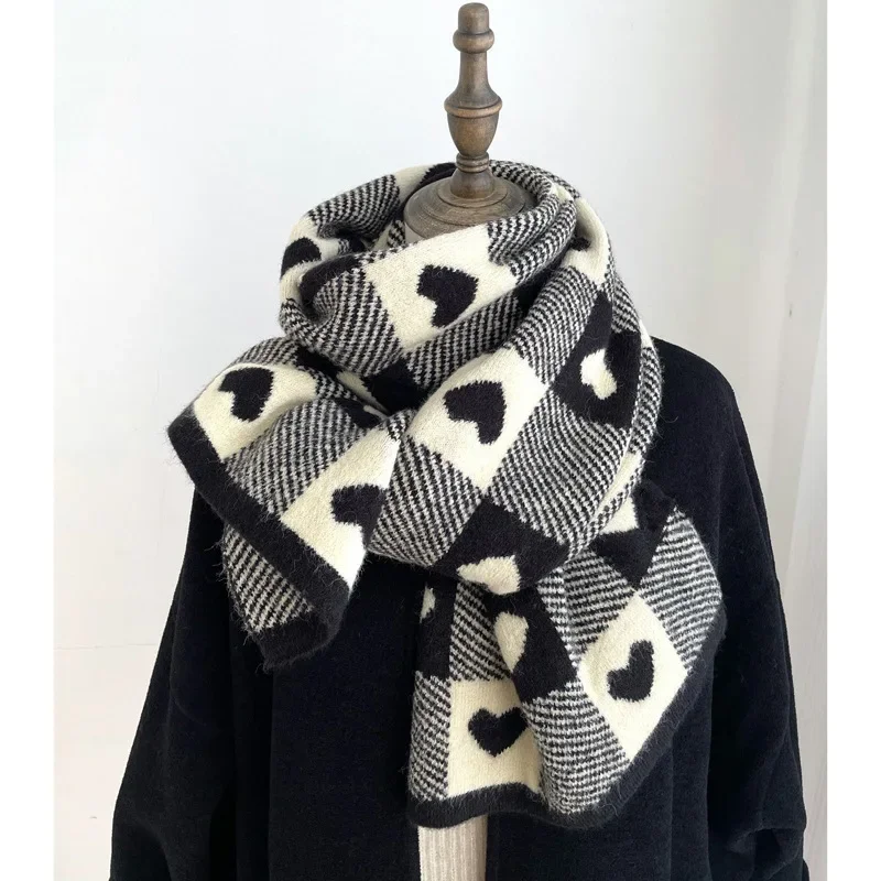 Knitted Scarf Love Heart Scarf Black White Plaid Scarf Thickened Warm Winter Women\'s Scarves Christmas New Year Gifts