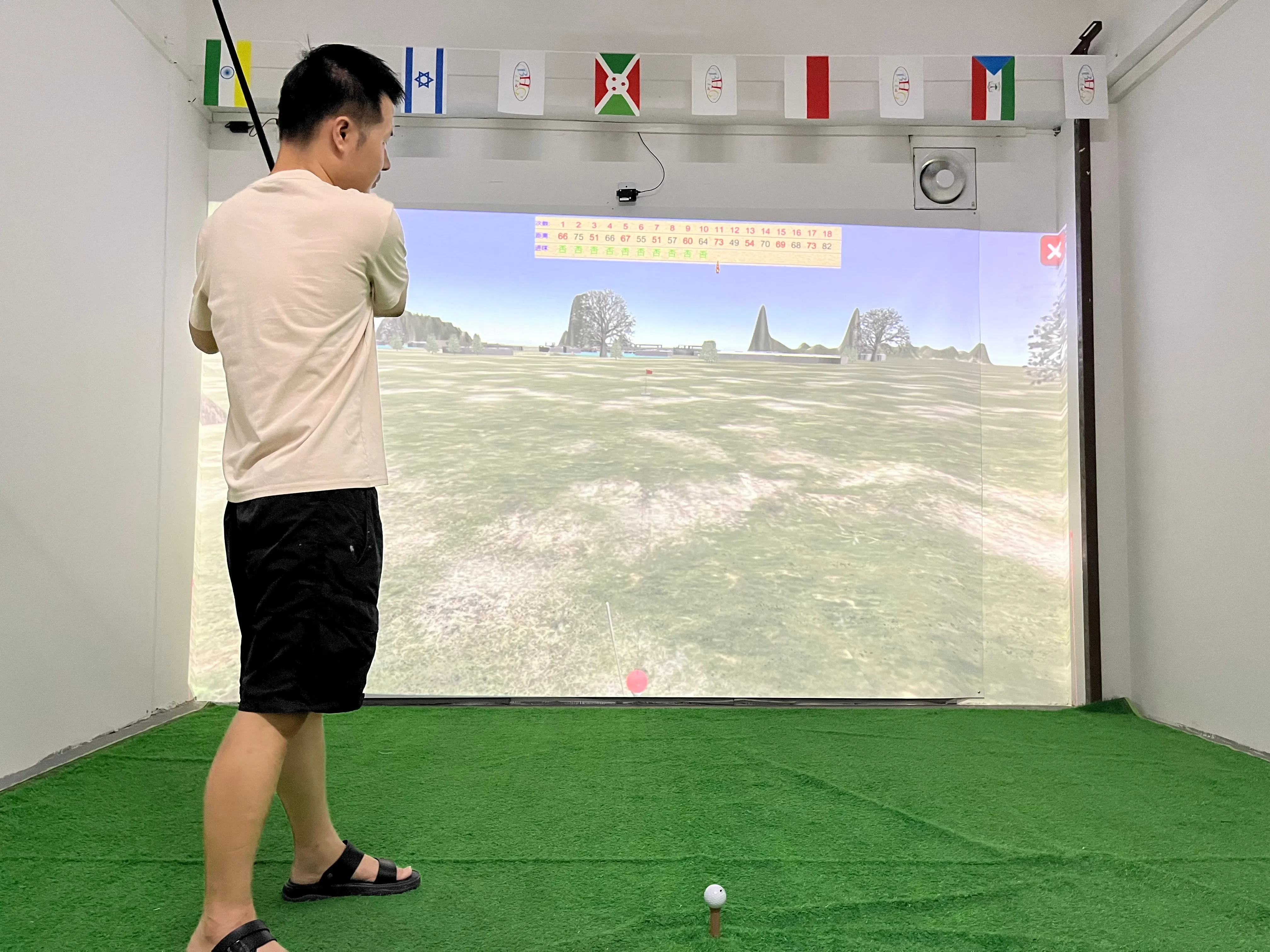 Luxury Immersive Holographic Projection Virtual Golf Simulator System for Golf Clubs