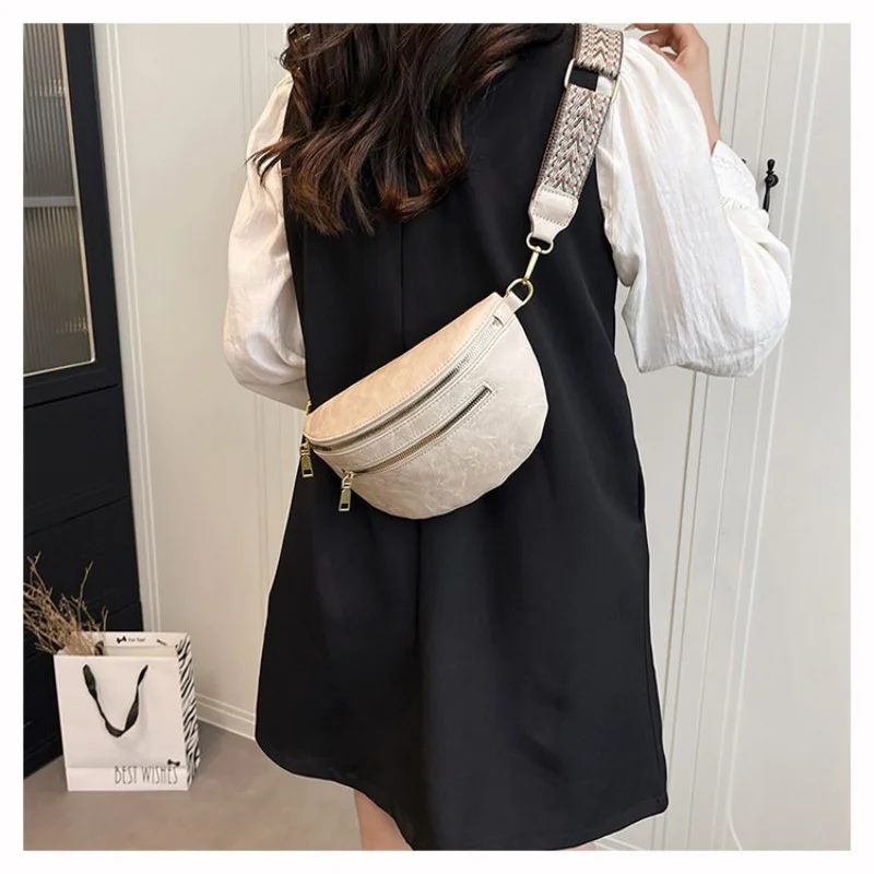 

Women Fashionable Leather Messenger Bag With A Simple Vintage Design And Elegant Carrying Handle