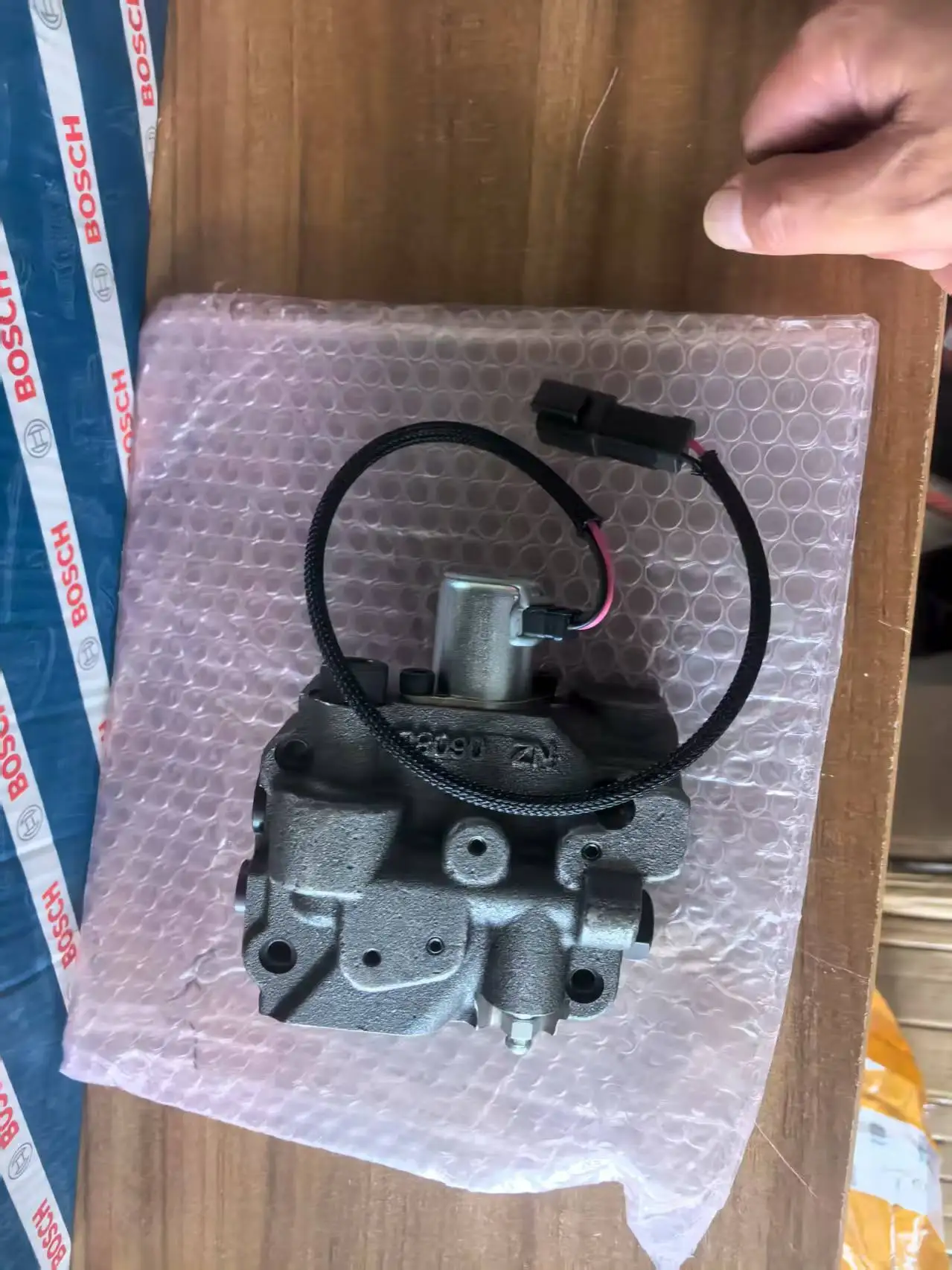 Long Warranty Period Good Quality And Low Price Construction Machinery Accessories For WA380 WA430 VALVE ASS'Y 708-1W-03730