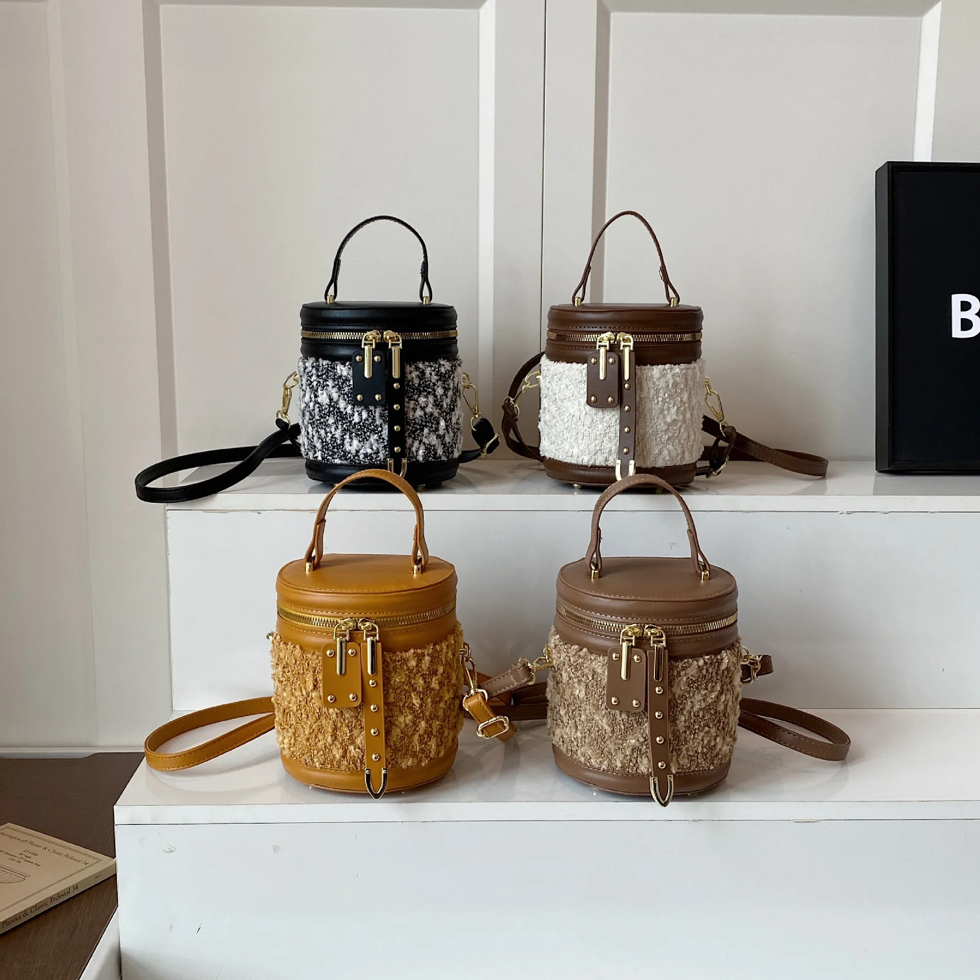 

New Popular Bucket Bag Women, Shoulder Crossbody Handbag, Fashionable Versatile Model, Women's Commuter Bag